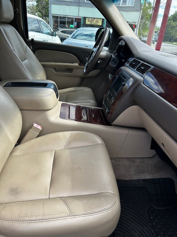 2010 Chevrolet Tahoe Image 10
