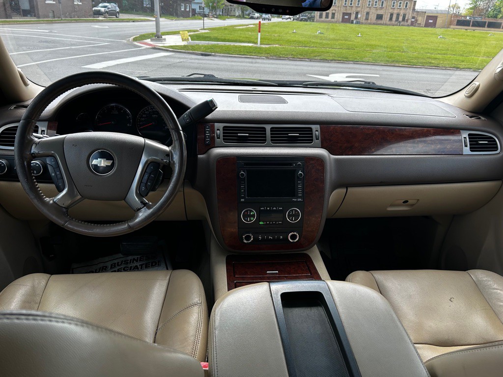 2010 Chevrolet Tahoe Image 17