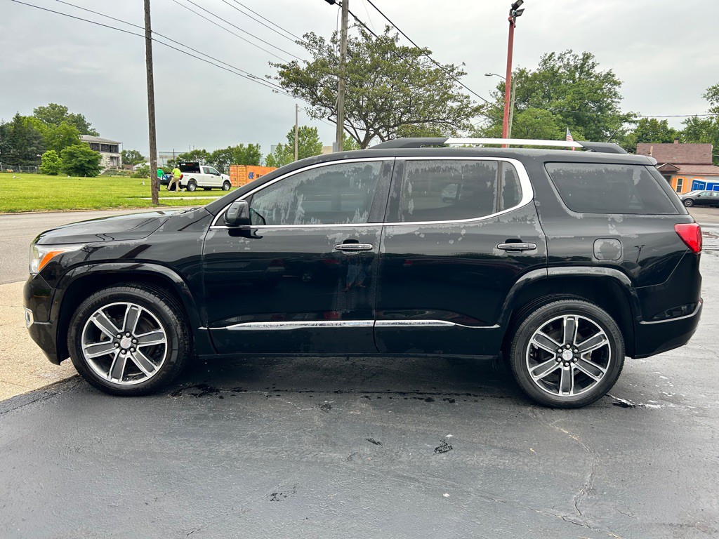2017 GMC Acadia Image 3