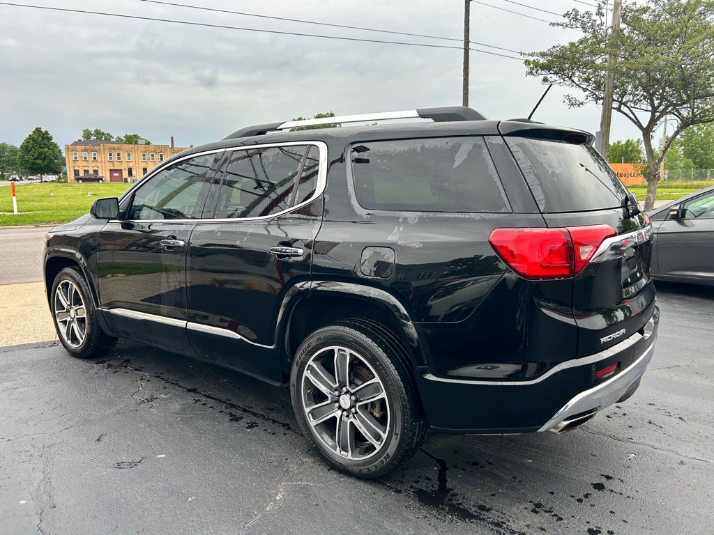2017 GMC Acadia Image 4