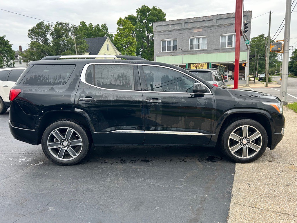 2017 GMC Acadia Image 8