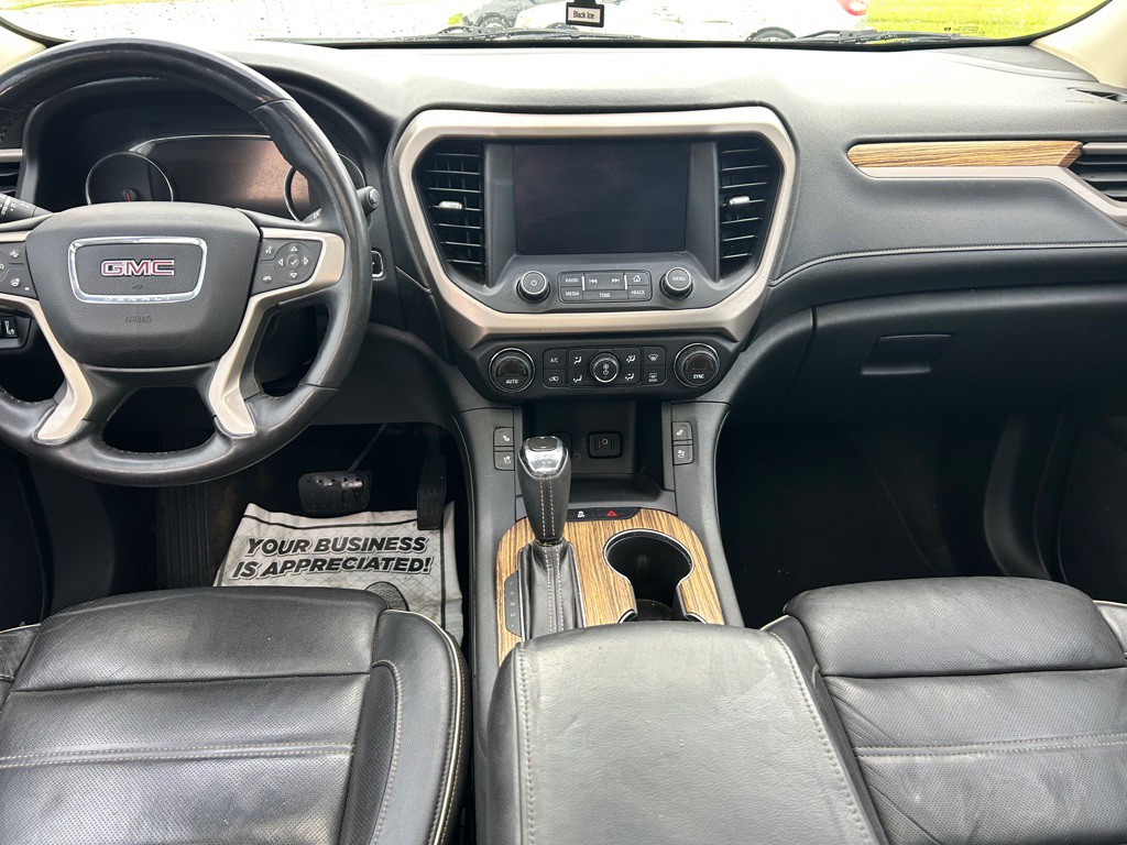 2017 GMC Acadia Image 18