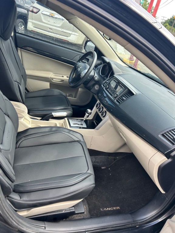 2016 Mitsubishi Lancer Image 9