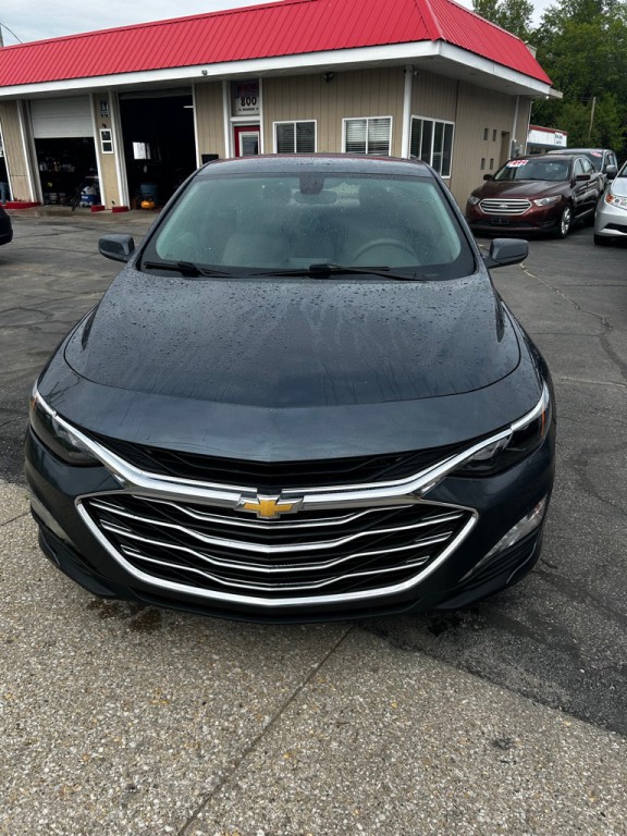 2019 Chevrolet Malibu Image 2