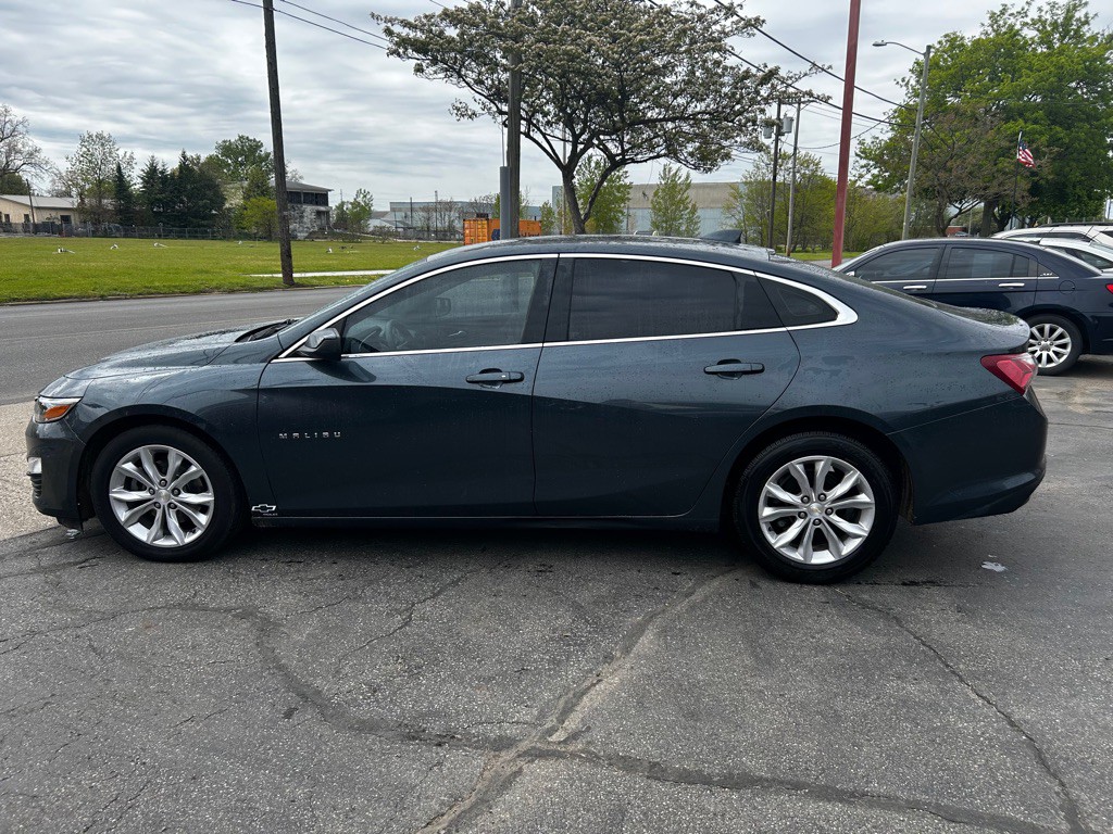 2019 Chevrolet Malibu Image 3
