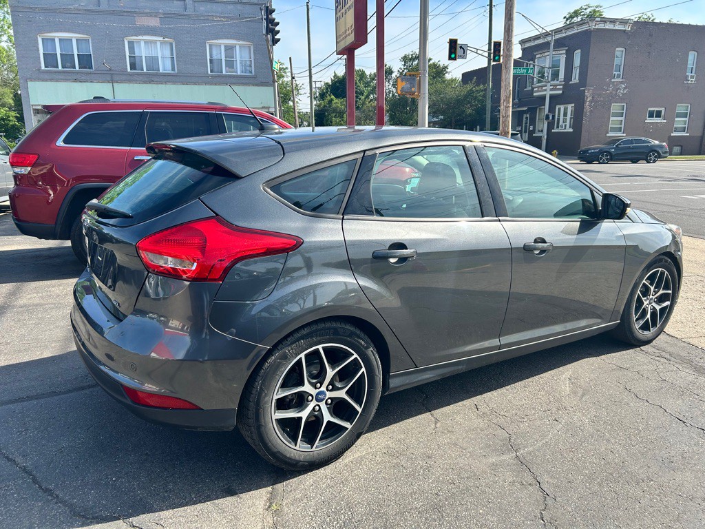 2017 Ford Focus Image 6
