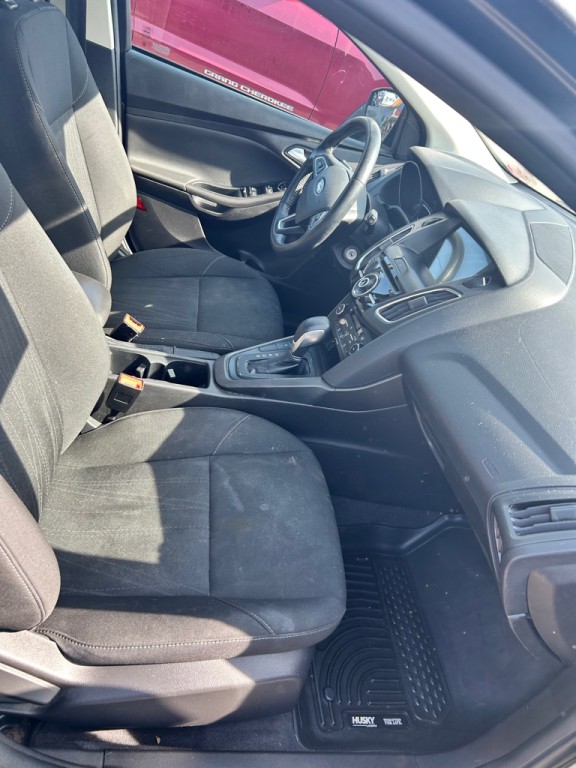 2017 Ford Focus Image 8