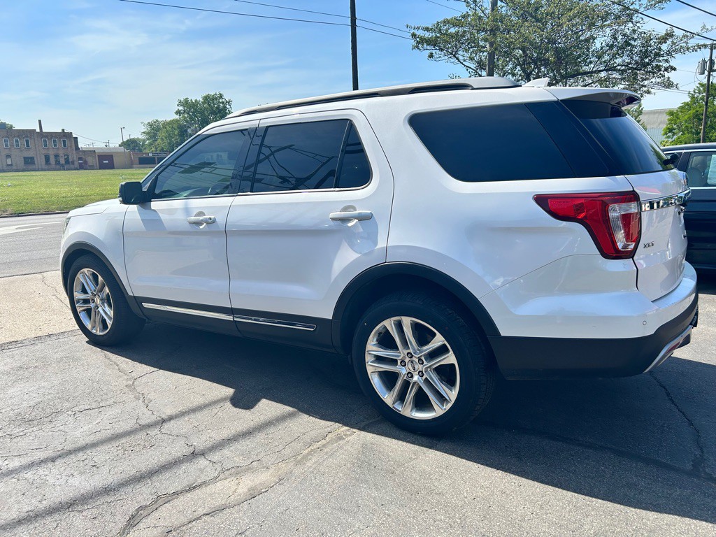 2017 Ford Explorer Image 3