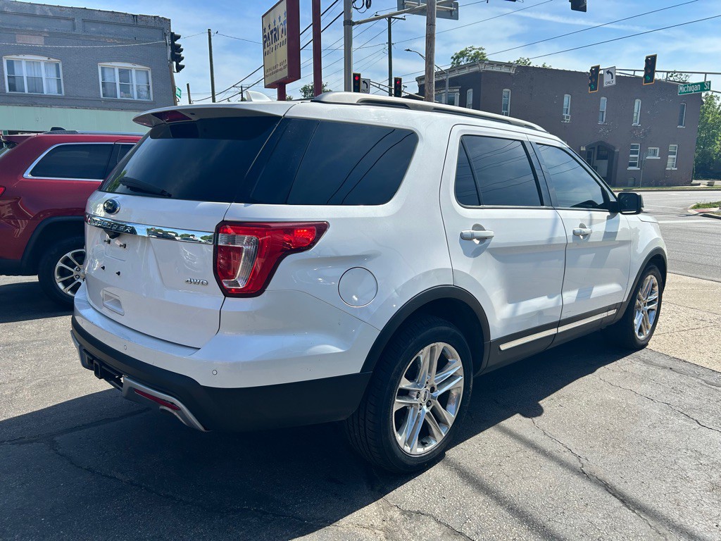 2017 Ford Explorer Image 6