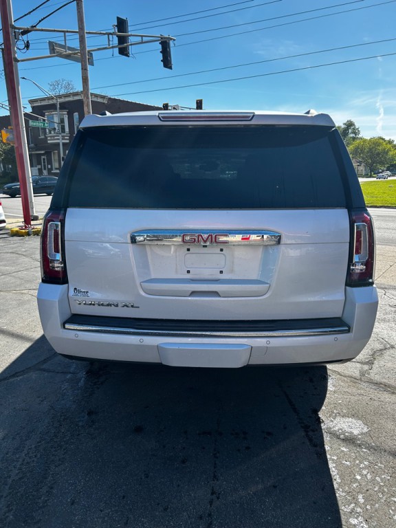 2017 GMC Yukon Image 5