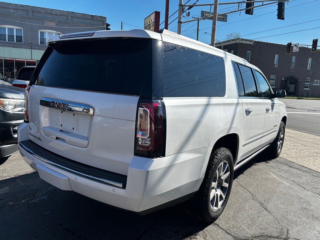 2017 GMC Yukon Image 7