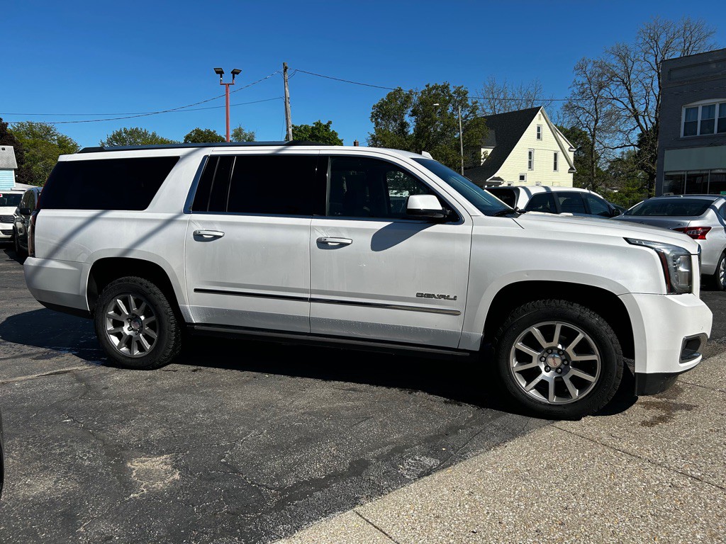 2017 GMC Yukon Image 8