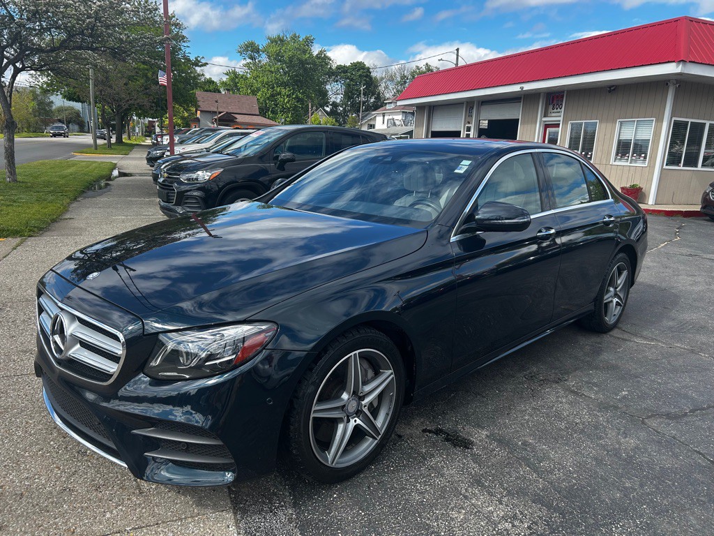 2017 Mercedes-Benz E-Class Image 1