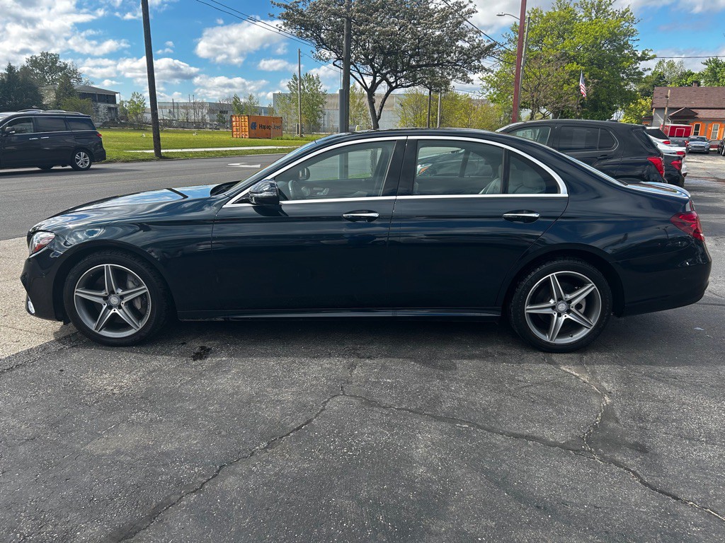 2017 Mercedes-Benz E-Class Image 3