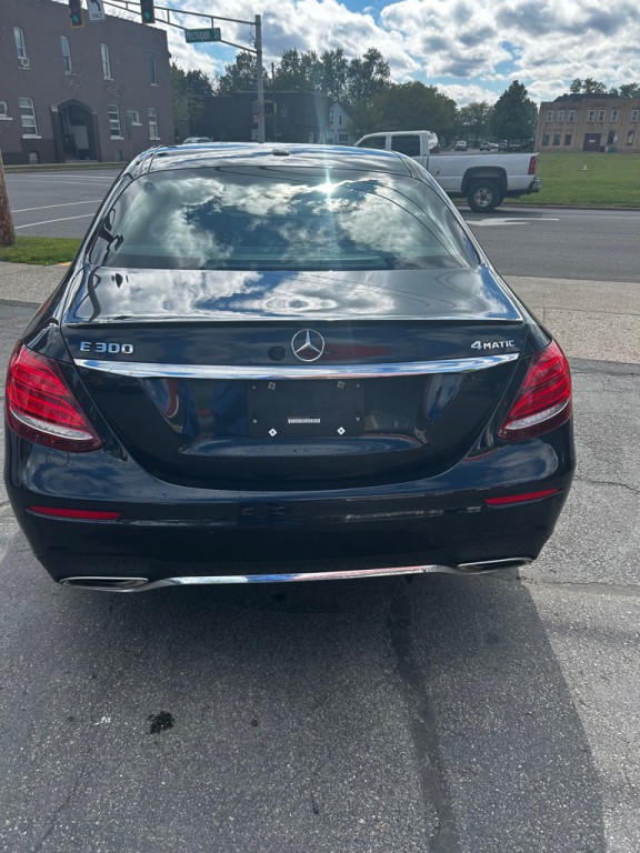 2017 Mercedes-Benz E-Class Image 5