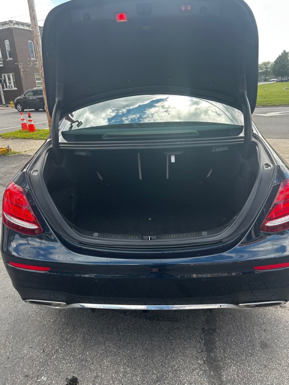 2017 Mercedes-Benz E-Class Image 6