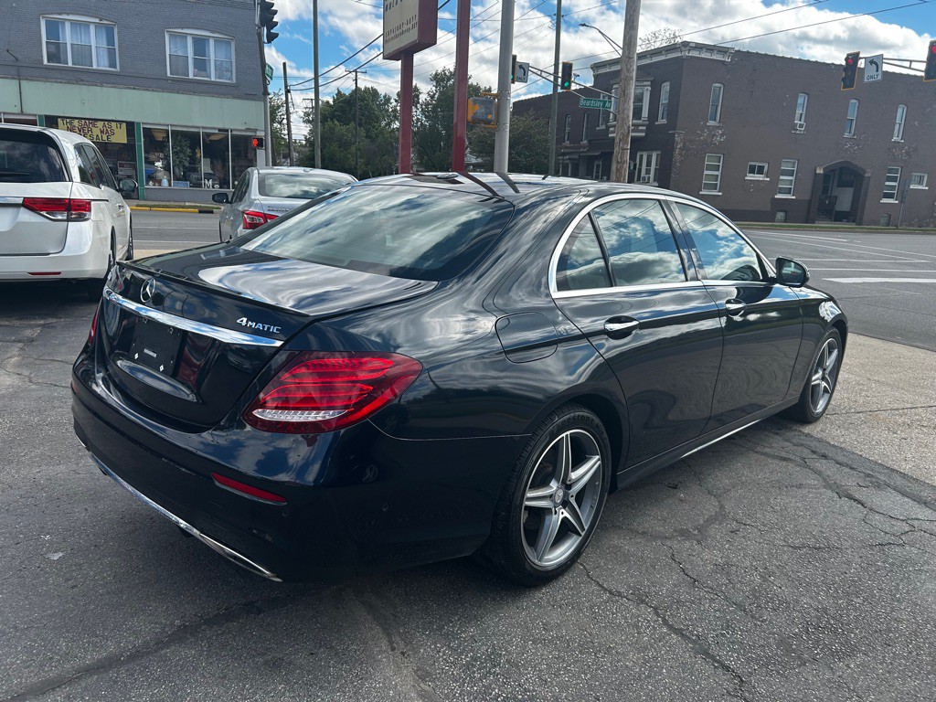 2017 Mercedes-Benz E-Class Image 7