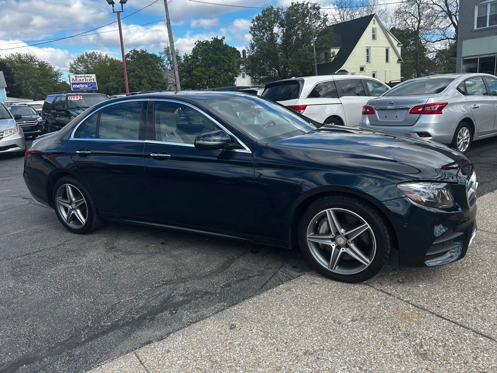 2017 Mercedes-Benz E-Class Image 9