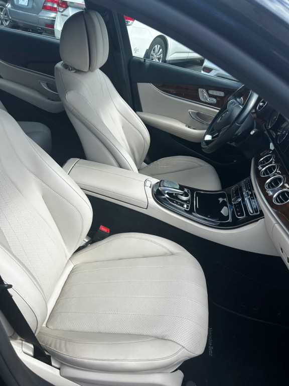 2017 Mercedes-Benz E-Class Image 10