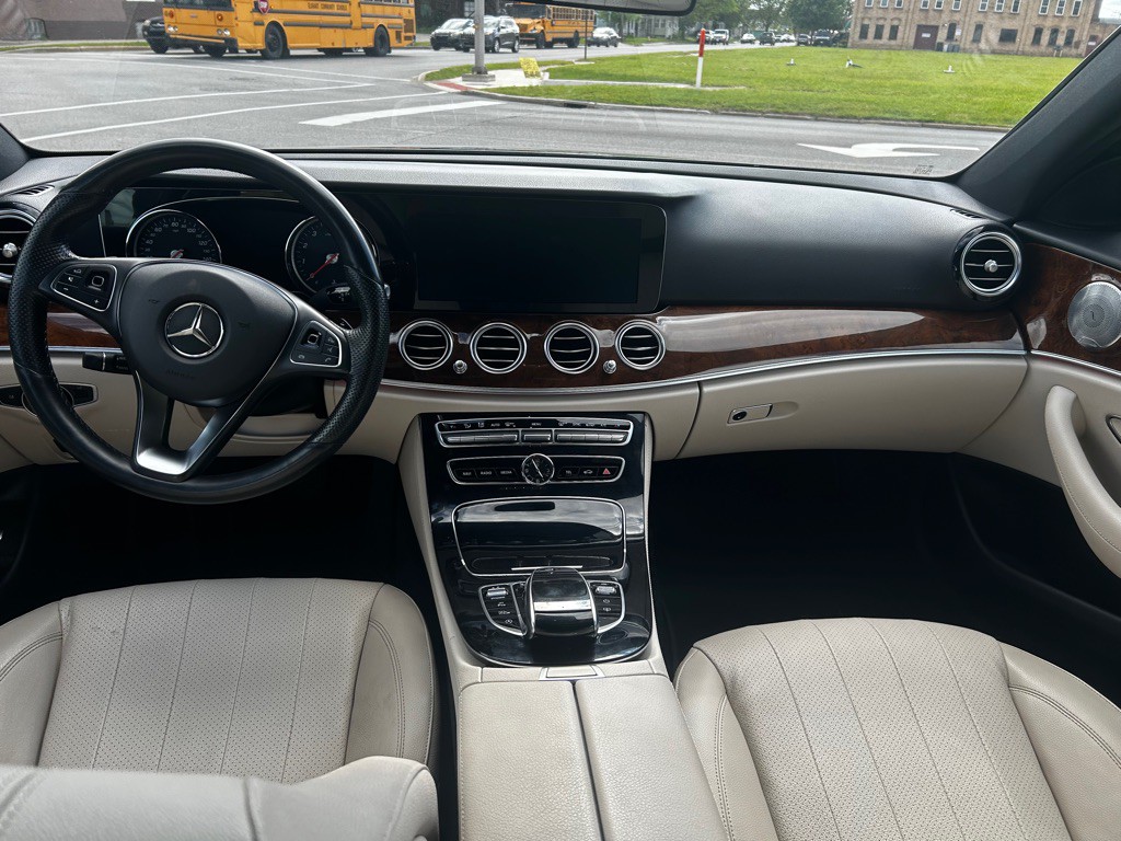 2017 Mercedes-Benz E-Class Image 15