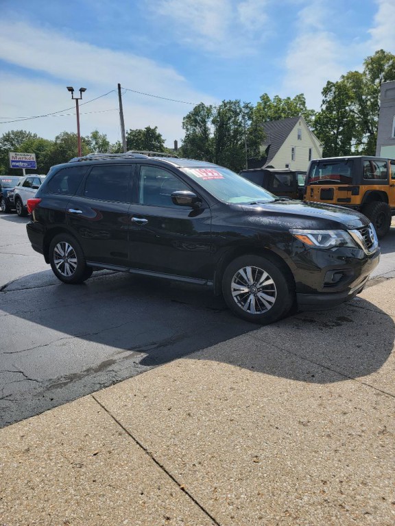 2019 Nissan Pathfinder Image 2