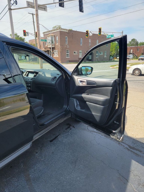 2019 Nissan Pathfinder Image 11