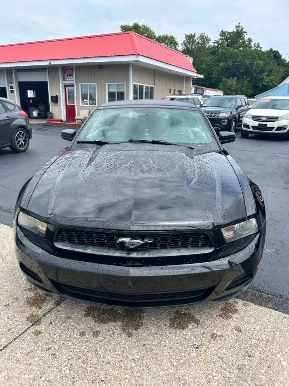 2010 Ford Mustang Image 2