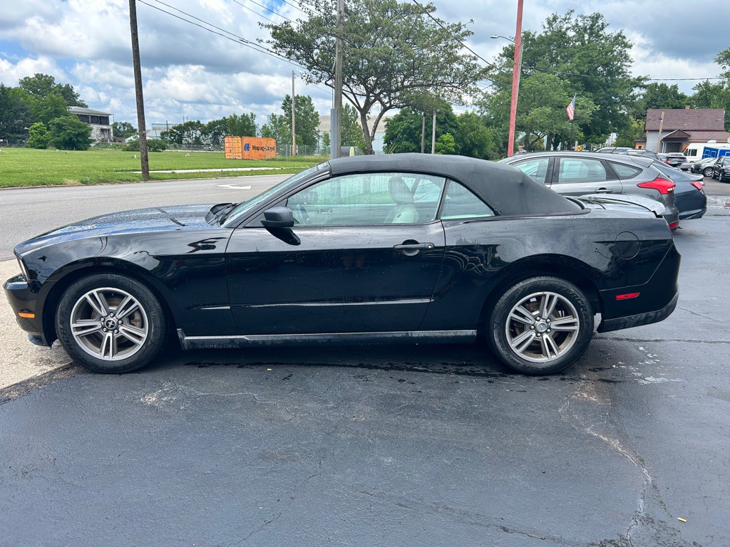 2010 Ford Mustang Image 3