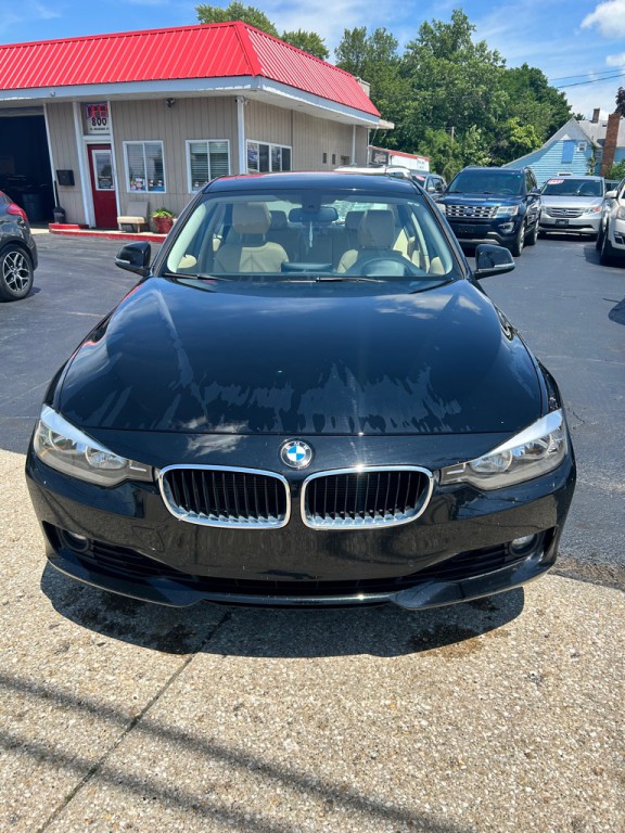 2014 BMW 3 Series Image 2