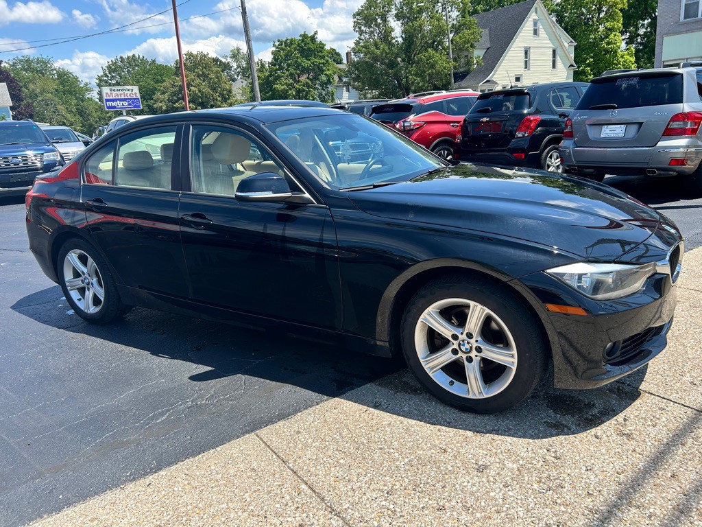 2014 BMW 3 Series Image 9