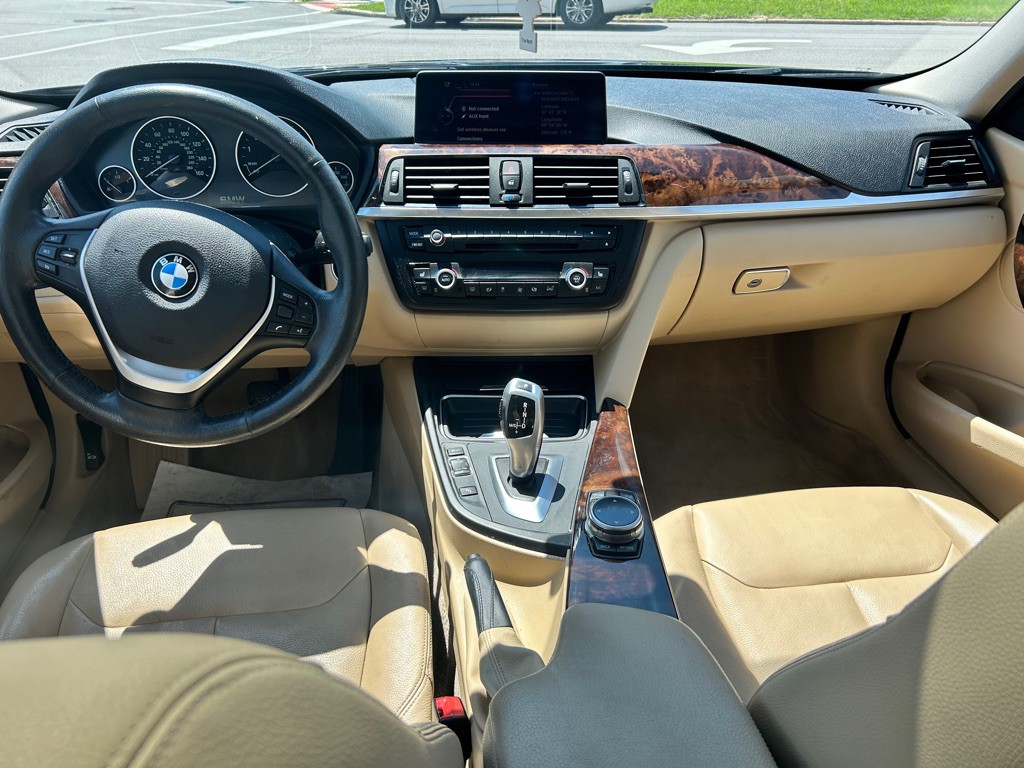 2014 BMW 3 Series Image 16