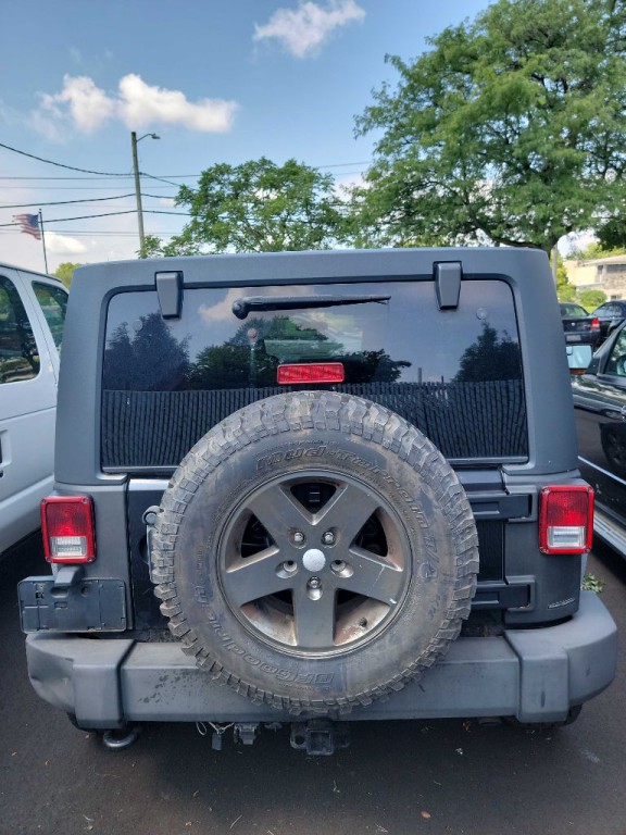 2011 Jeep Wrangler Unlimited Image 3