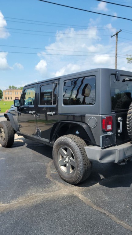 2011 Jeep Wrangler Unlimited Image 9
