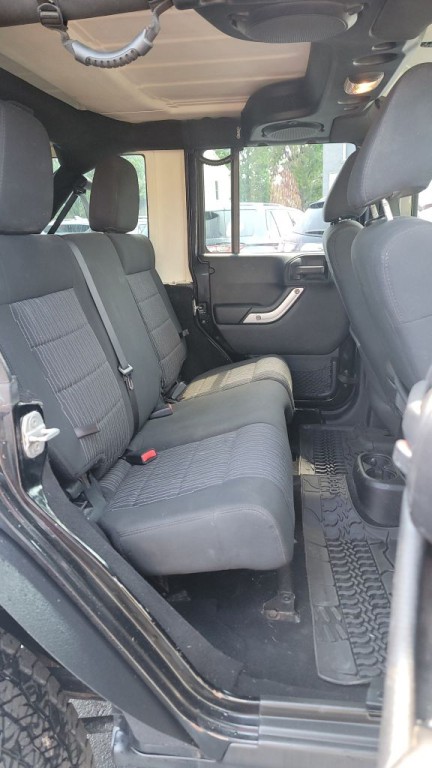 2011 Jeep Wrangler Unlimited Image 10