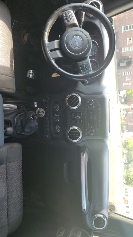 2011 Jeep Wrangler Unlimited Image 14