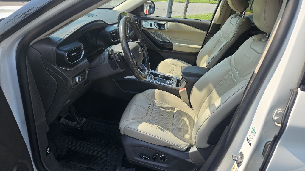 2020 Ford Explorer Image 8