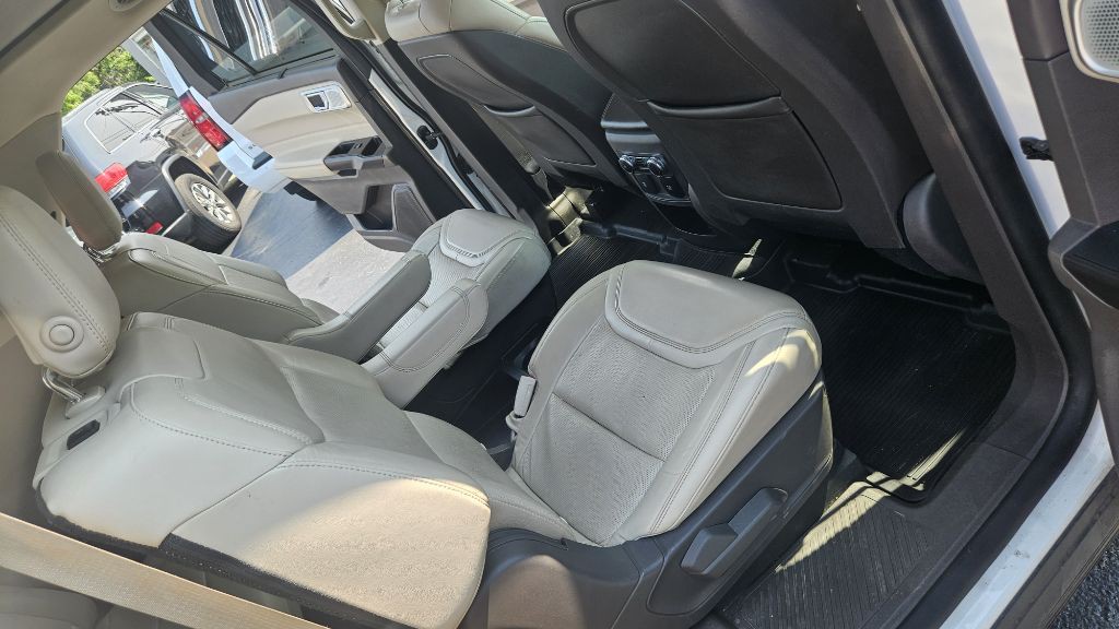 2020 Ford Explorer Image 12