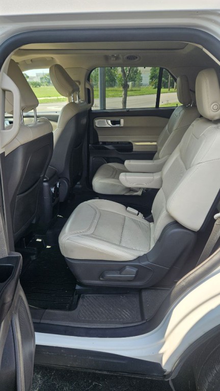 2020 Ford Explorer Image 13