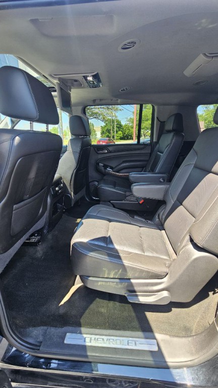 2016 Chevrolet Suburban Image 10