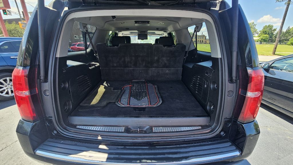 2016 Chevrolet Suburban Image 14
