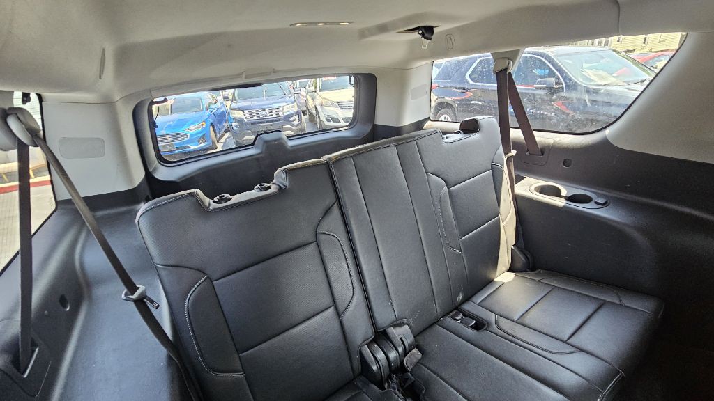 2016 Chevrolet Suburban Image 16