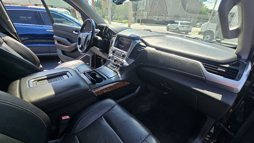 2016 Chevrolet Suburban Image 18