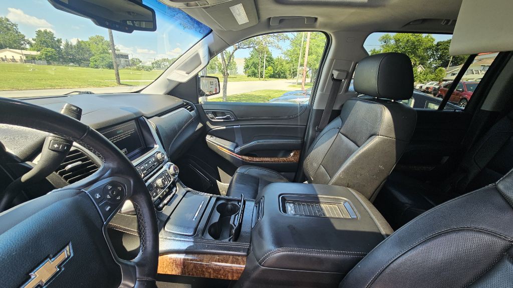 2016 Chevrolet Suburban Image 24