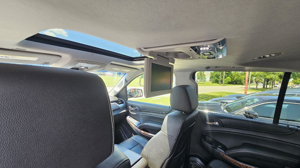 2016 Chevrolet Suburban Image 25