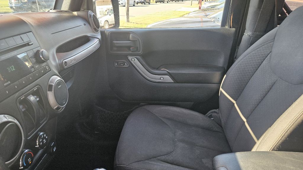2015 Jeep Wrangler Image 9