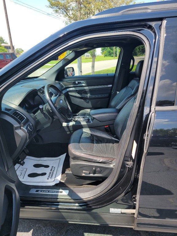 2018 Ford Explorer Image 2