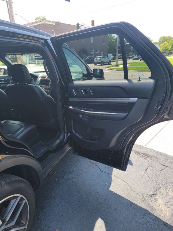 2018 Ford Explorer Image 10