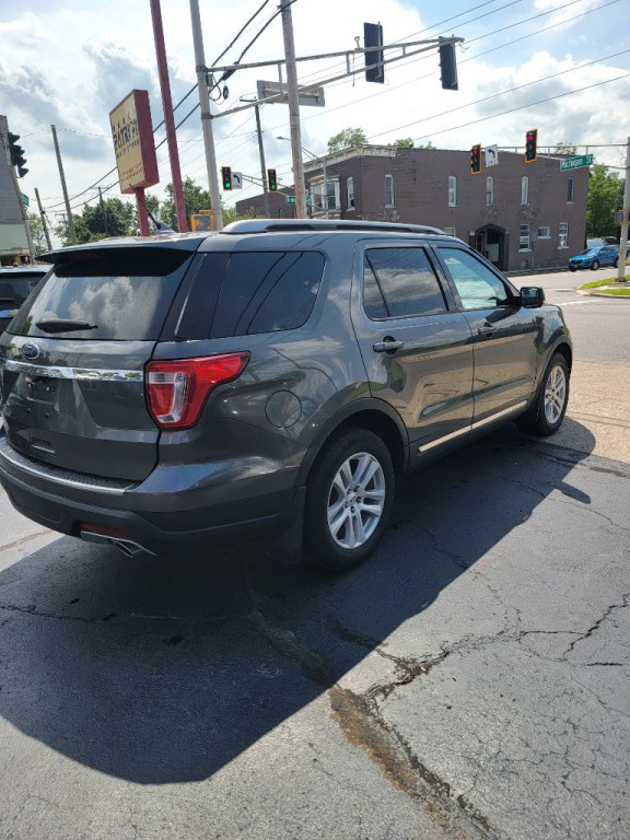 2018 Ford Explorer Image 2