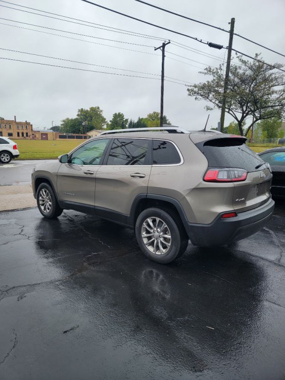 2019 Jeep Cherokee Image 16