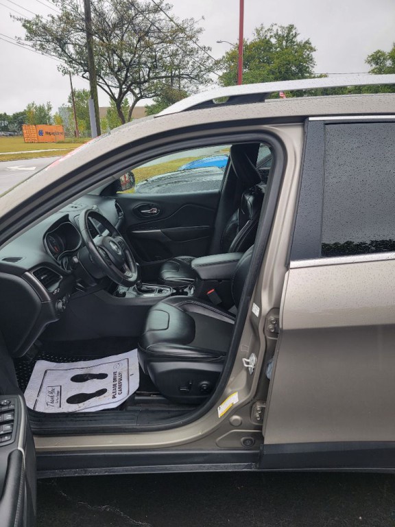 2019 Jeep Cherokee Image 20